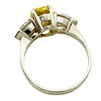 9ct gold Cubic Zirconia 3 stone Ring size L